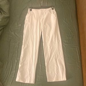 Solid white Under Armour golf pants! Fits like a Small